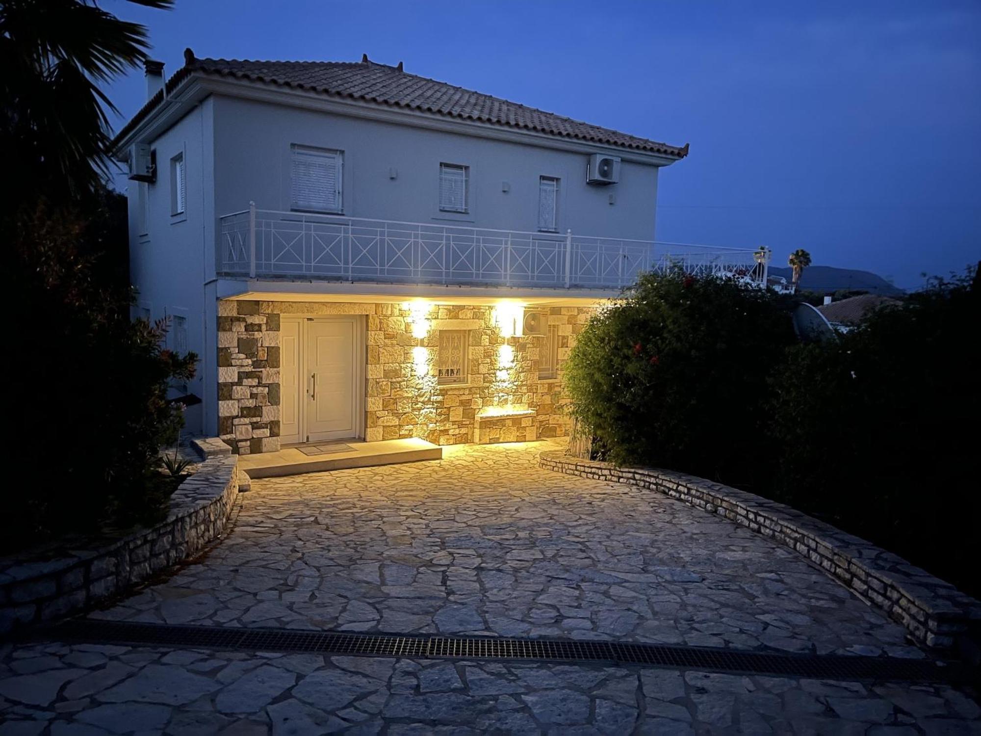 Luxurious Villa In Peloponnese With Swimming Pool Καμάρια Εξωτερικό φωτογραφία