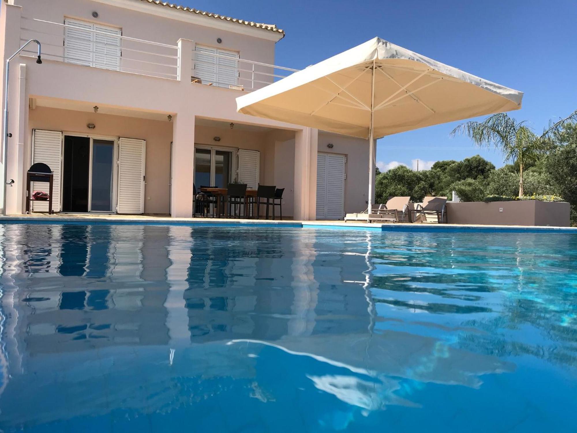 Luxurious Villa In Peloponnese With Swimming Pool Καμάρια Εξωτερικό φωτογραφία
