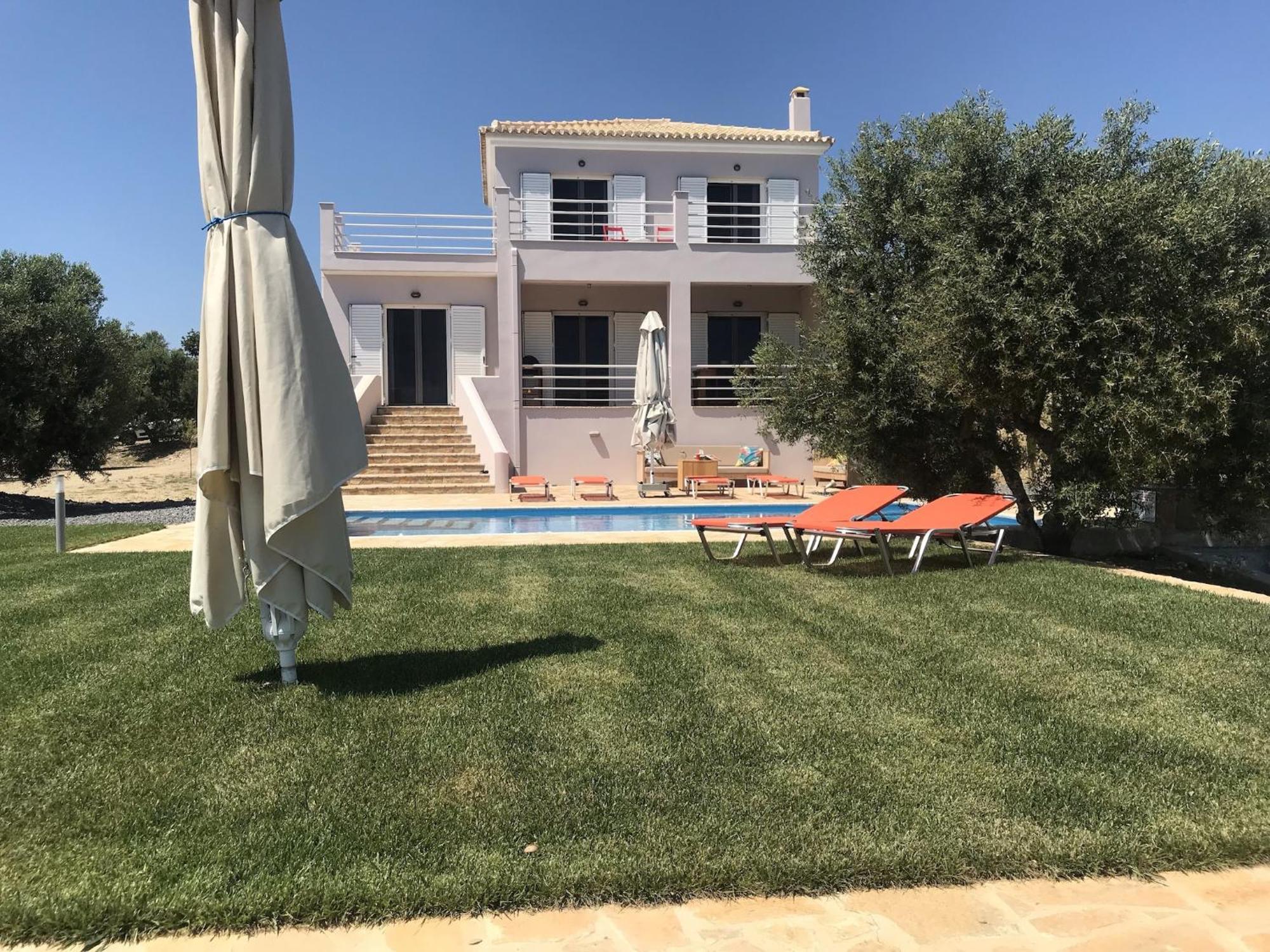 Luxurious Villa In Peloponnese With Swimming Pool Καμάρια Εξωτερικό φωτογραφία