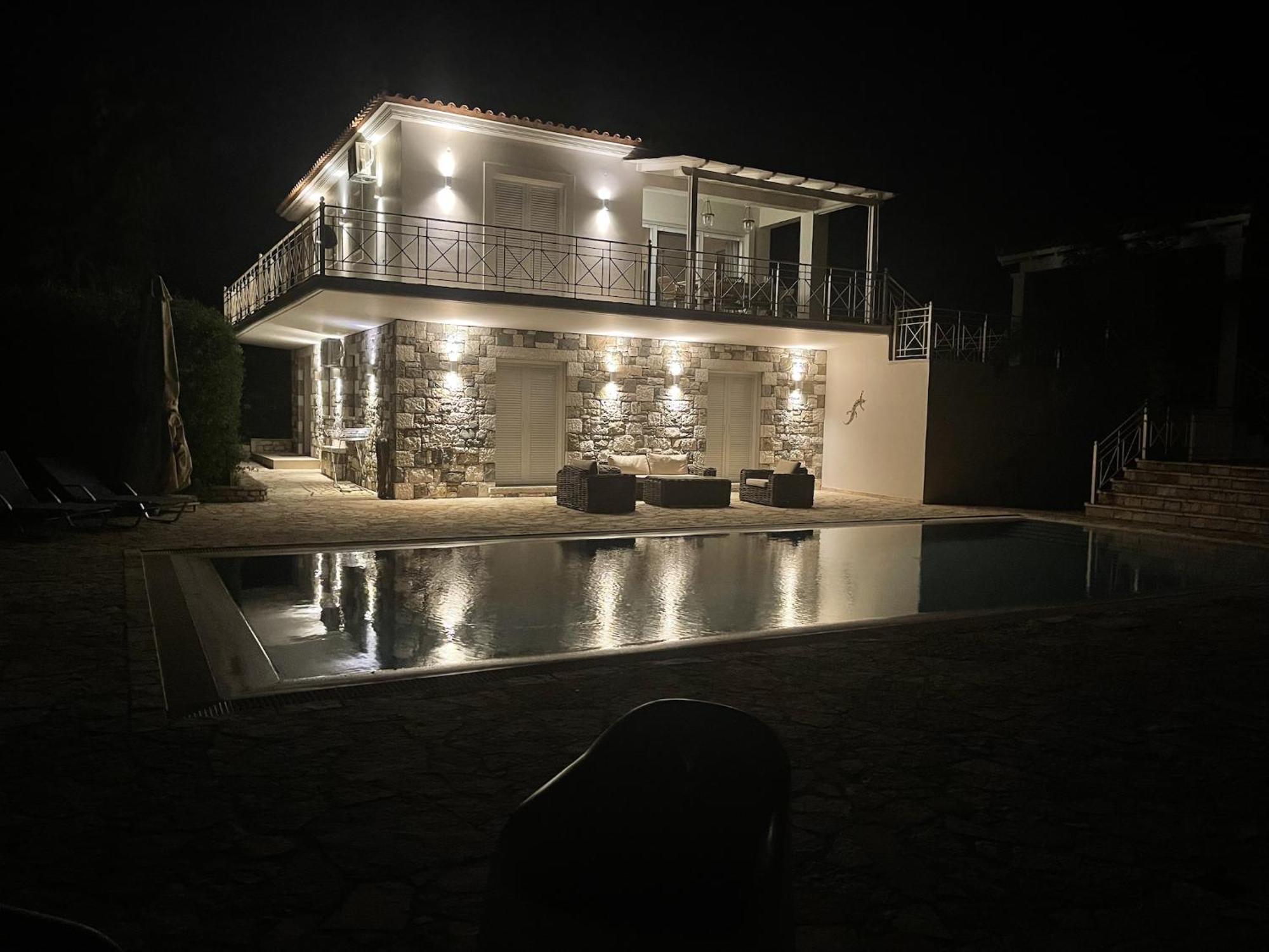 Luxurious Villa In Peloponnese With Swimming Pool Καμάρια Εξωτερικό φωτογραφία