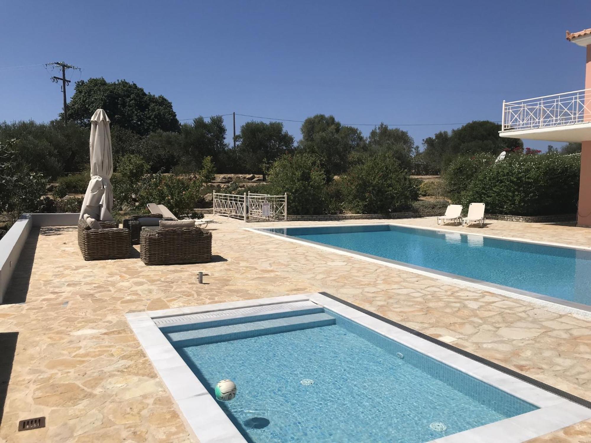 Luxurious Villa In Peloponnese With Swimming Pool Καμάρια Εξωτερικό φωτογραφία